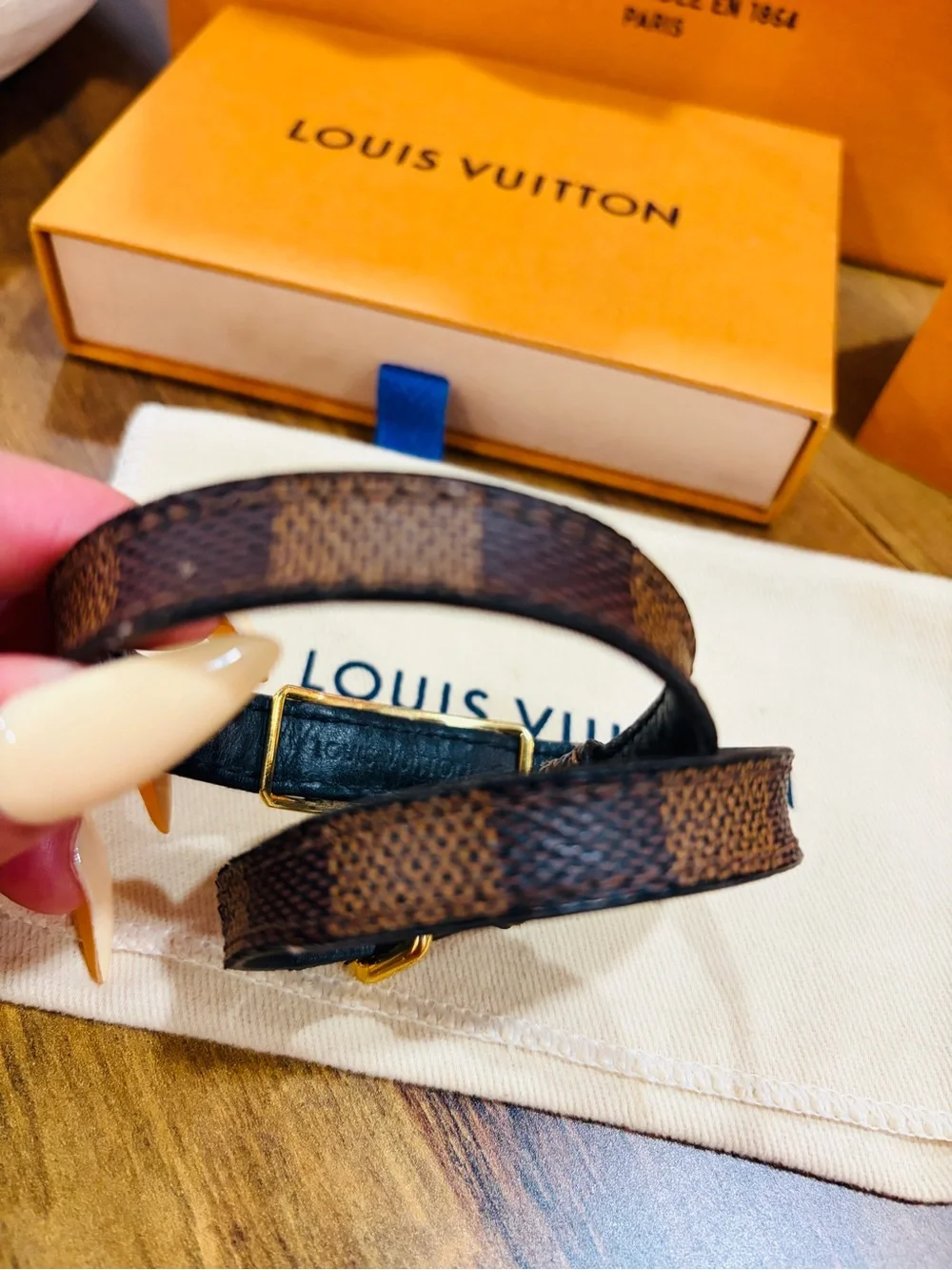 Louis Vuitton Bracelet Damier
Sign It M6623 - Picture 4 of 6